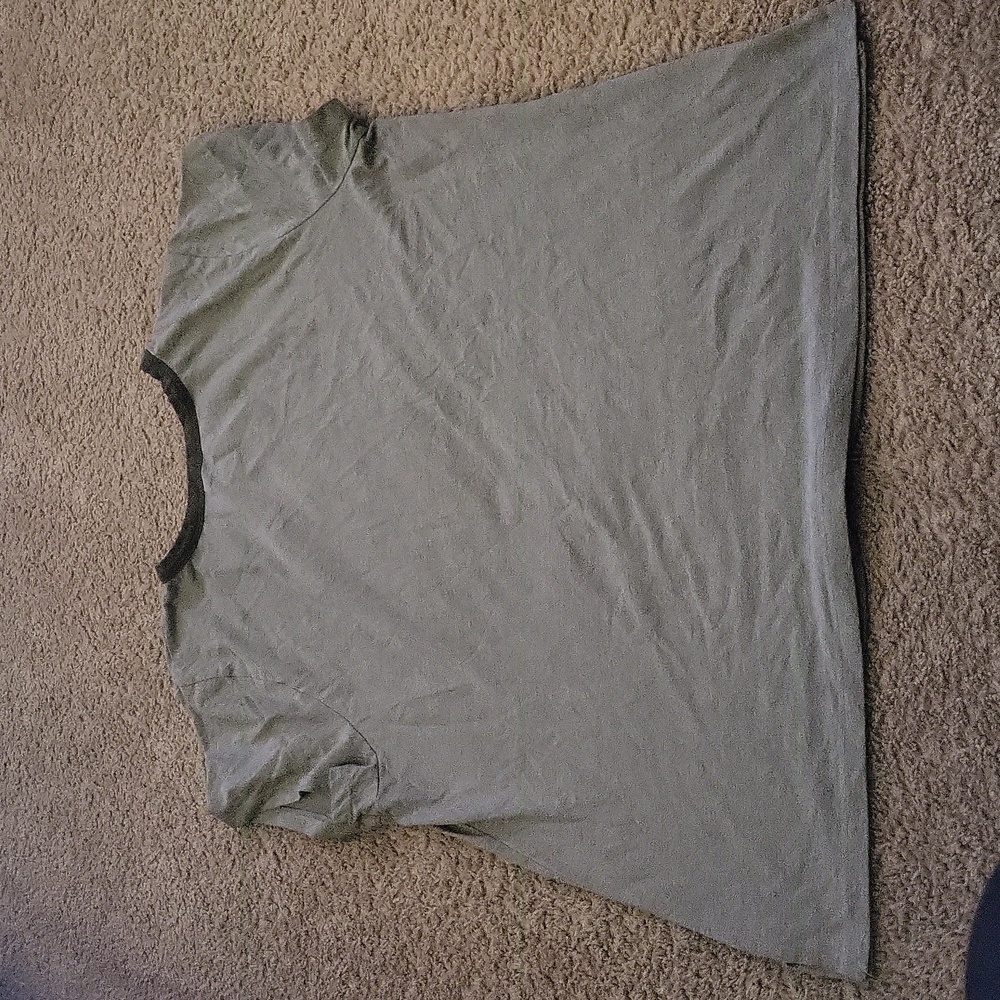 Shirt - Picture 2 of 4